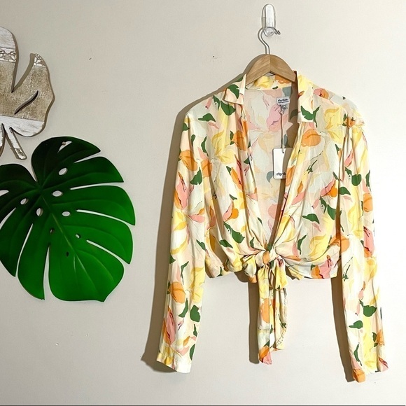 Rhythm. Ivy Long Sleeve Tie Front Crop Top - Picture 4 of 10